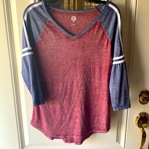 Women’s quarter length top